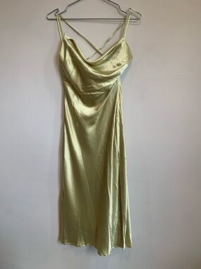 Hello molly “Drinks on me” midi dress green/yellow satin